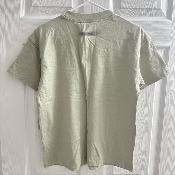 Brand new Essentials T-shirt - Picture 6 of 7